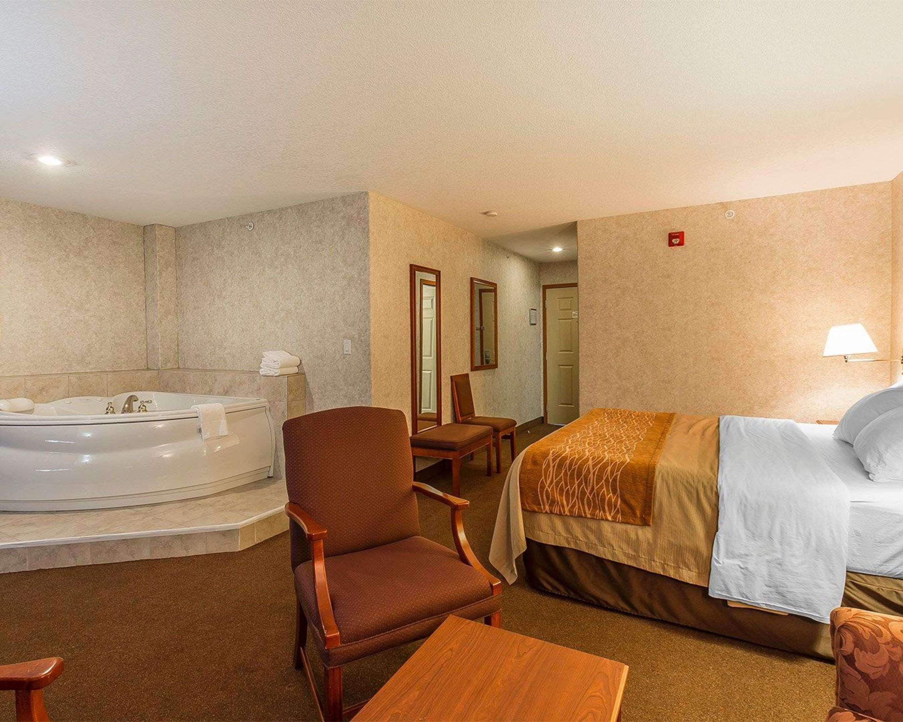 Comfort Inn Lethbridge Extérieur photo